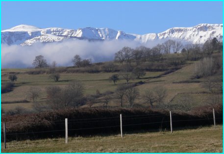 Le massif du Jura sous la neige (France)